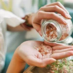 Morning routine: pink salt trick recipe for weight loss with Himalayan salt and lemon.